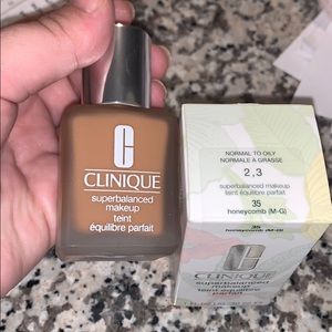 BNIB Clinique Superbalanced makeup in Honeycomb 35